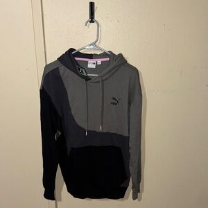 PUMA Men's Gray and Black Hoodie Sweater